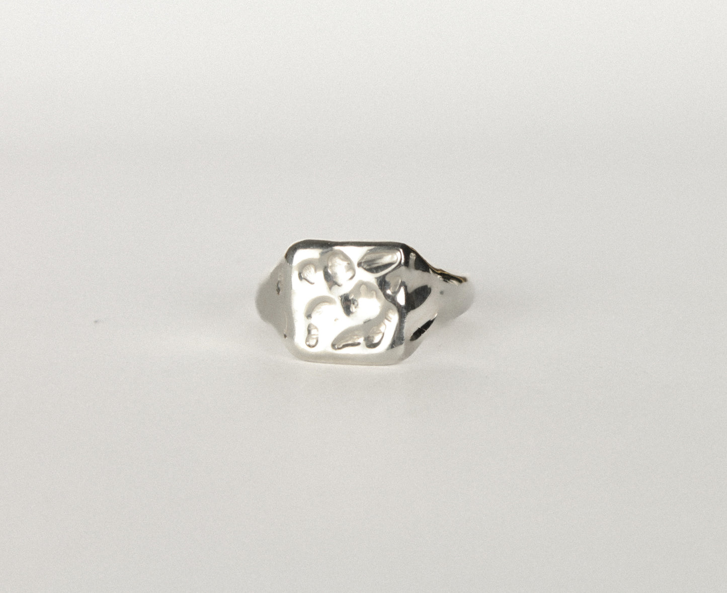 MELTED SIGNET